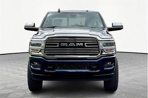 2020 RAM 3500 Laramie Crew Cab 4x4 6'4' Box