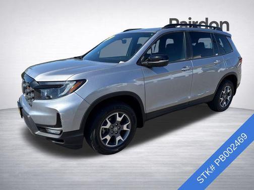 Lunar Silver Metallic 2023 Honda Passport AWD TrailSport