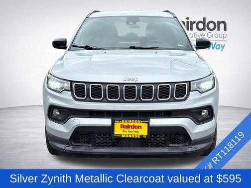 Silver Zynith Metallic Clearcoat 2024 Jeep Compass Latitude
