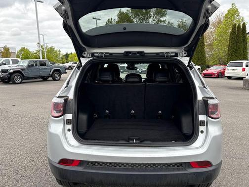 Silver Zynith Metallic Clearcoat 2024 Jeep Compass Latitude