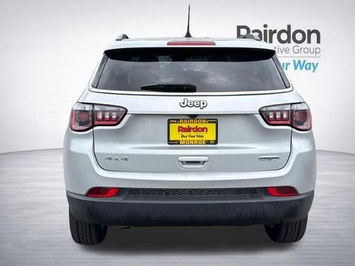 Silver Zynith Metallic Clearcoat 2024 Jeep Compass Latitude