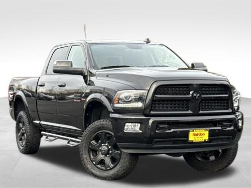 2017 RAM 2500 Laramie Crew Cab 4x4 6'4' Box