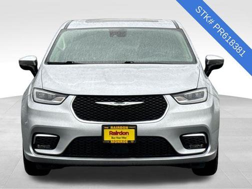 2023 Chrysler Pacifica Hybrid Limited