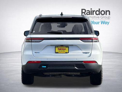 Bright White Clearcoat 2023 Jeep Grand Cherokee 4xe Trailhawk