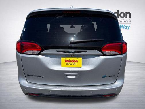 Billet Silver Metallic Clearcoat 2019 Chrysler Pacifica Hybrid Touring L