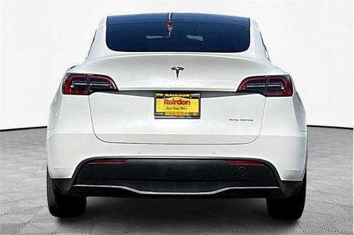 2022 Tesla Model Y Long Range Dual Motor All-Wheel Drive
