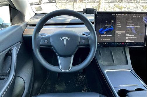 2022 Tesla Model Y Long Range Dual Motor All-Wheel Drive