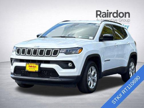 Bright White Clearcoat 2024 Jeep Compass Latitude