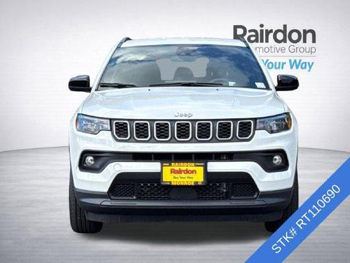 Bright White Clearcoat 2024 Jeep Compass Latitude