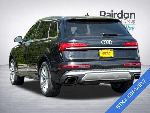 Mythos Black Metallic 2025 Audi Q7 55 Premium Plus