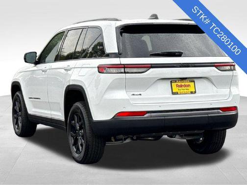 Bright White Clearcoat 2026 Jeep Grand Cherokee Altitude