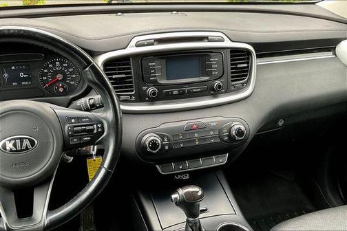 2016 Kia Sorento LX