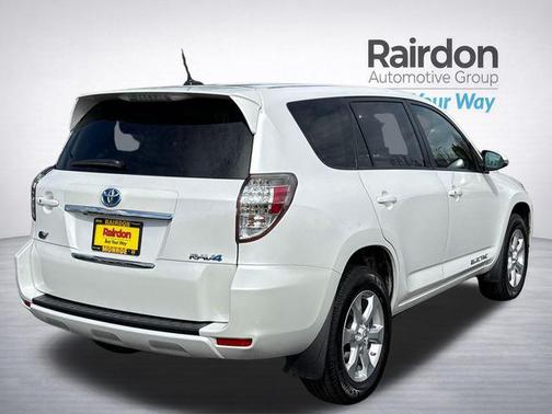 Blizzard Pearl 2014 Toyota RAV4 EV Base