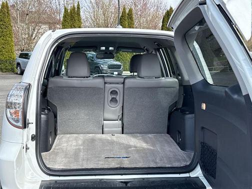 Blizzard Pearl 2014 Toyota RAV4 EV Base