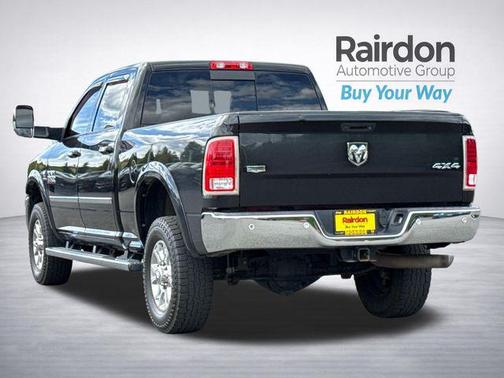 Brilliant Black Crystal Pearlcoat 2017 RAM 2500 Laramie Crew Cab 4x4 6'4' Box