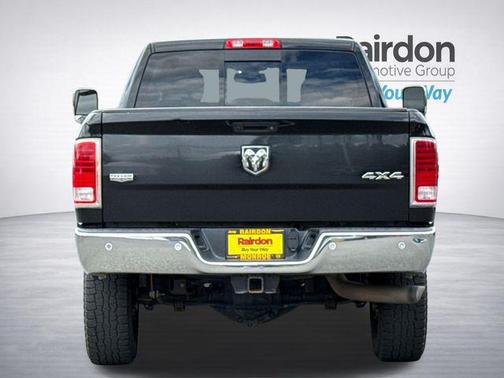 Brilliant Black Crystal Pearlcoat 2017 RAM 2500 Laramie Crew Cab 4x4 6'4' Box
