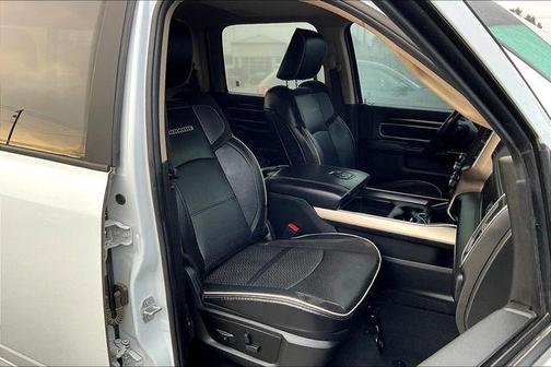 2022 RAM 2500 Laramie Crew Cab 4x4 6'4' Box