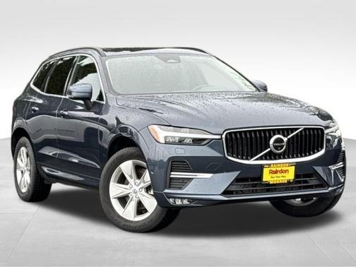 2022 Volvo XC60 B5 Momentum