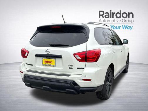 Pearl White 2018 Nissan Pathfinder SL