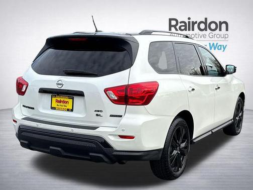2018 Nissan Pathfinder SL
