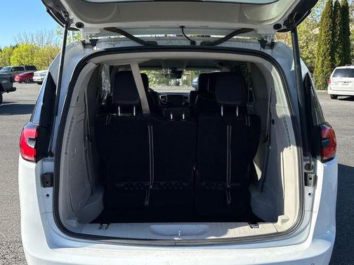Bright White Clearcoat 2023 Chrysler Pacifica Hybrid Touring L
