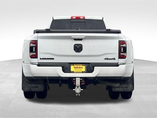 2024 RAM 3500 Laramie Crew Cab 4x4 8' Box