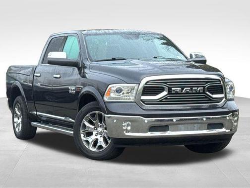 2017 RAM 1500 Limited Crew Cab 4x4 6'4' Box