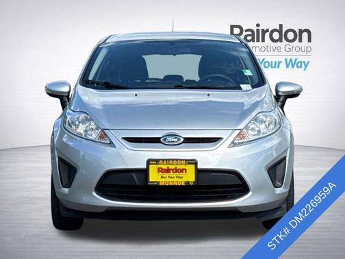 Ingot Silver Metallic 2013 Ford Fiesta SE
