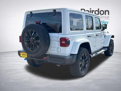 Bright White Clearcoat 2022 Jeep Wrangler Unlimited 4xe Sahara