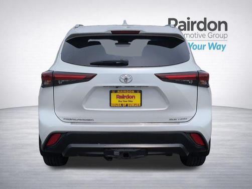 Wind Chill Pearl 2024 Toyota Highlander XLE