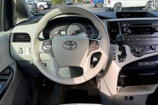 2011 Toyota Sienna LE