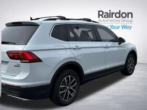 White Silver 2018 Volkswagen Tiguan 2.0T SE 4MOTION