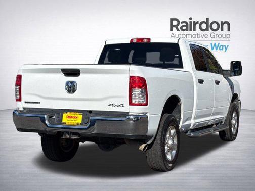 Bright White Clearcoat 2024 RAM 2500 Big Horn Crew Cab 4x4 6'4' Box