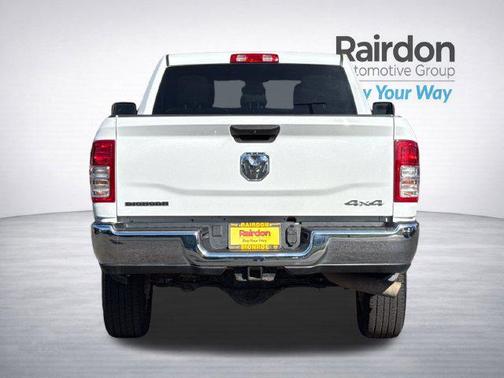 Bright White Clearcoat 2024 RAM 2500 Big Horn Crew Cab 4x4 6'4' Box