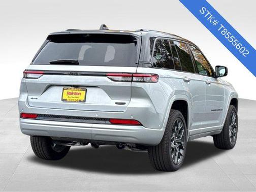 silver zynith 2026 Jeep Grand Cherokee Summit