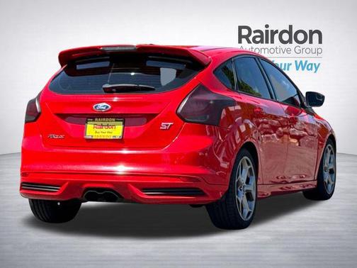 Race Red 2013 Ford Focus ST