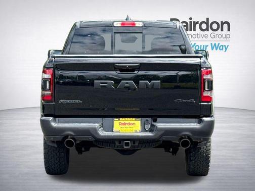 Diamond Black Crystal Pearlcoat 2022 RAM 1500 Rebel