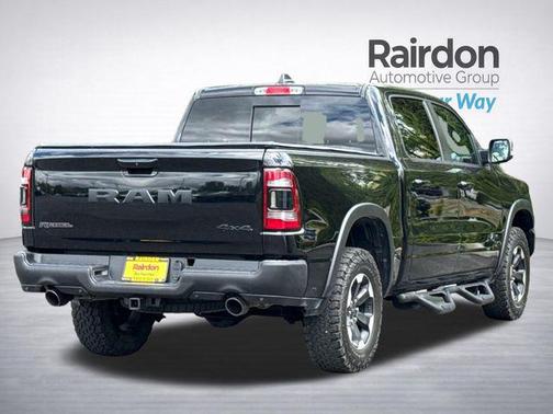 Diamond Black Crystal Pearlcoat 2022 RAM 1500 Rebel