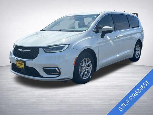 Bright White Clearcoat 2023 Chrysler Pacifica Touring L