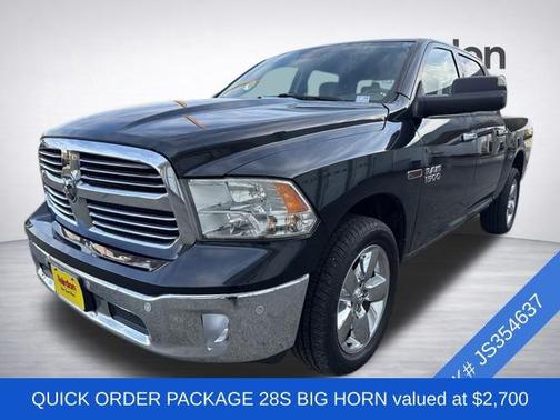 Brilliant Black Crystal Pearlcoat 2018 RAM 1500 Big Horn