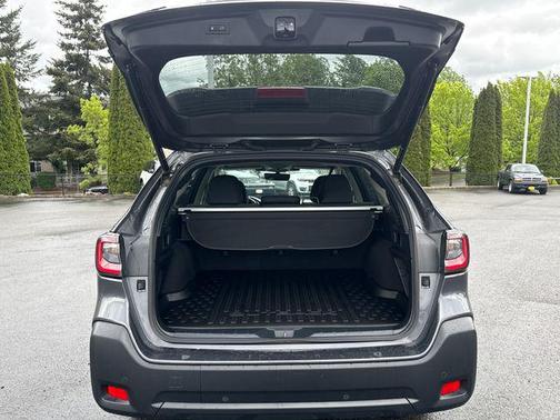 Magnetite Gray Metallic 2025 Subaru Outback Onyx Edition