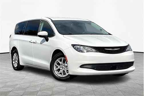 2023 Chrysler Voyager LX