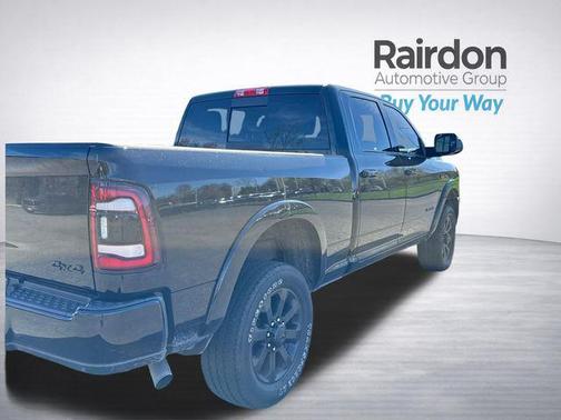 2022 RAM 2500 Laramie Crew Cab 4x4 6'4' Box