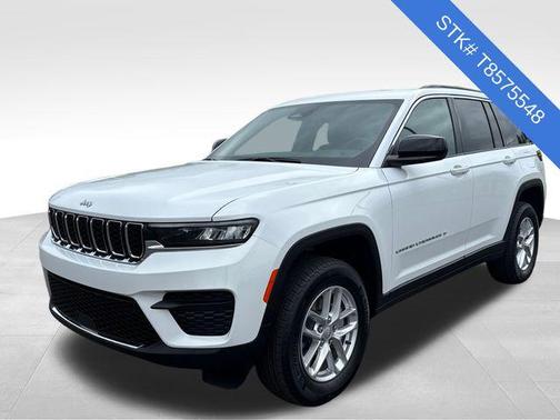 Bright White Clearcoat 2026 Jeep Grand Cherokee Altitude