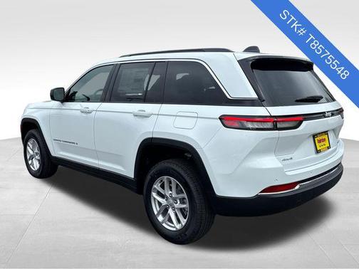 Bright White Clearcoat 2026 Jeep Grand Cherokee Altitude