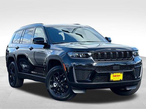 Diamond Black Crystal Pearlcoat 2026 Jeep Grand Cherokee L Altitude