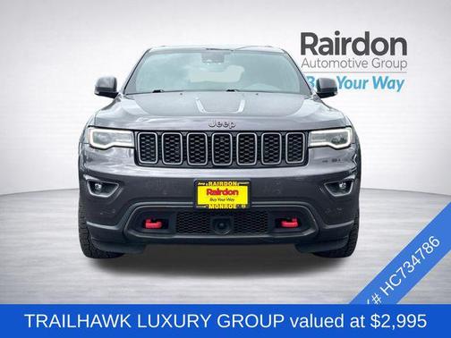 Granite Crystal Metallic Clearcoat 2017 Jeep Grand Cherokee Trailhawk