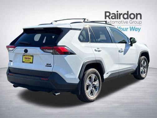 Ice Cap 2024 Toyota RAV4 Hybrid XLE