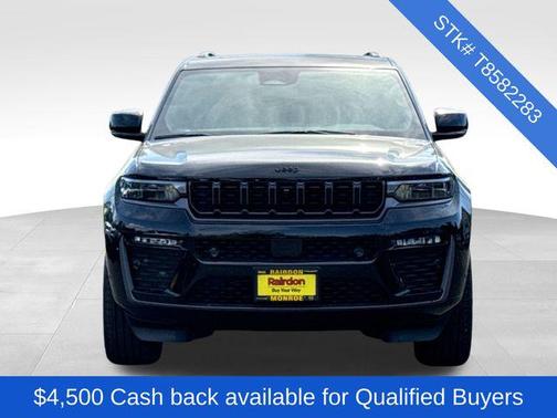 Diamond Black Crystal Pearlcoat 2026 Jeep Grand Cherokee Summit