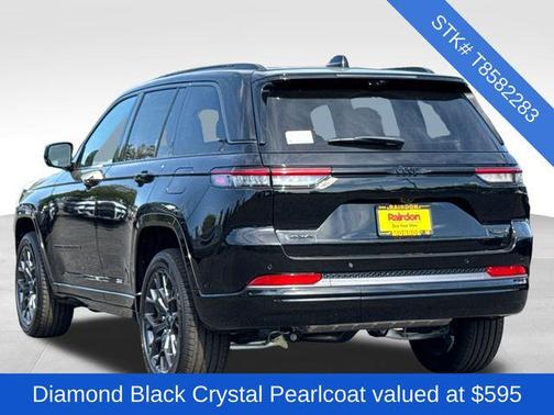 Diamond Black Crystal Pearlcoat 2026 Jeep Grand Cherokee Summit